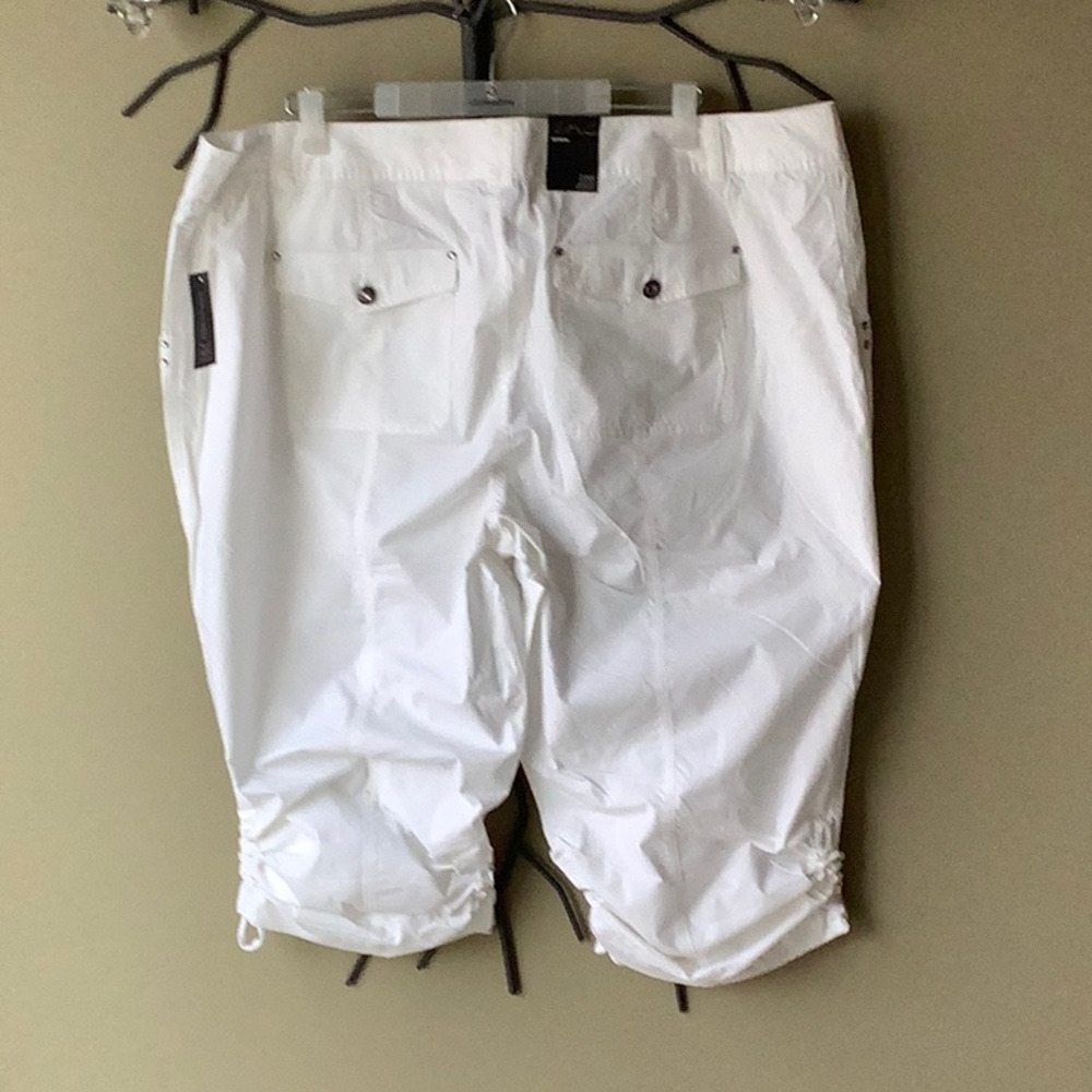 Capris Pants - Plus Size - Picture 4 of 4